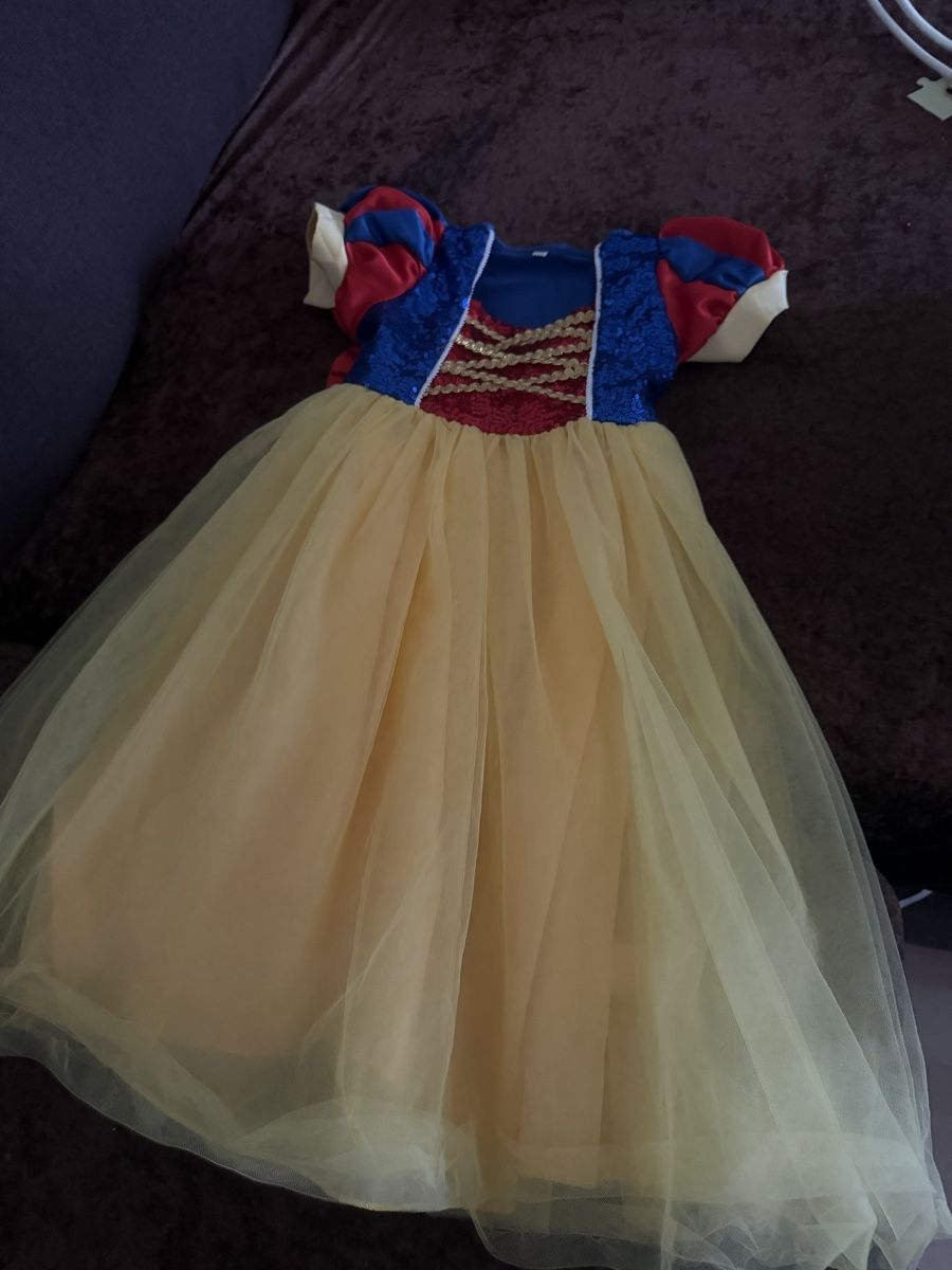 Costumi: Faschingskostüm Schneewittchen Kleid Grösse 110 – Usato da Wangen b. Olten venduto da Sarina93881621