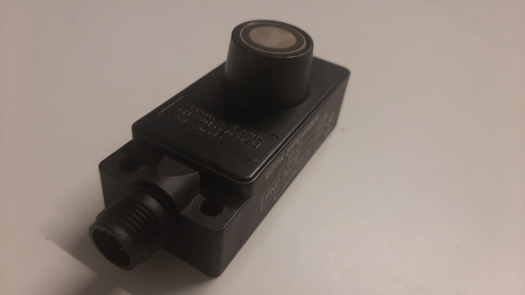 Componenti elettronici: Baumer Ultraschallsensor UZDK 30P6103/S14 – Usato da Rothenthurm venduto da DS12A 1