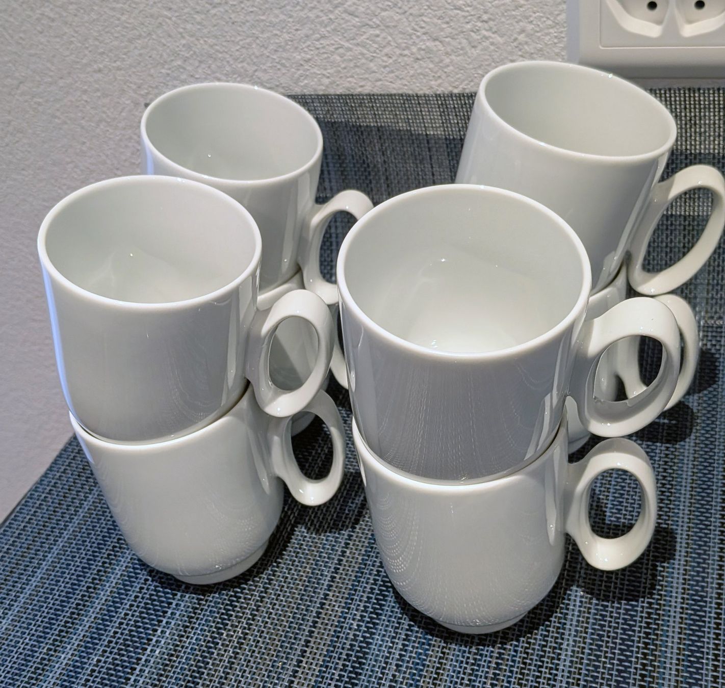 Tassen: Set 8x Tassen, weiss, Guy Degrenne – Gebraucht aus Münsingen von Rufer34