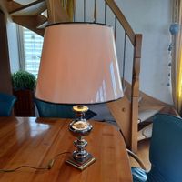 Tischlampe mit Metallfuss