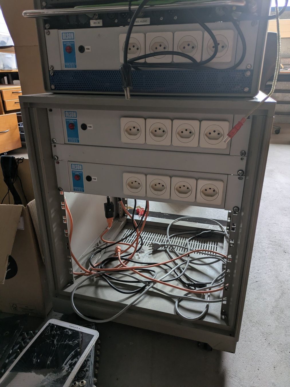 Racks & Cavalletti: 19" Mini Rack / Serverschrank auf Rollen – Usato da Neerach venduto da ciegolink 1