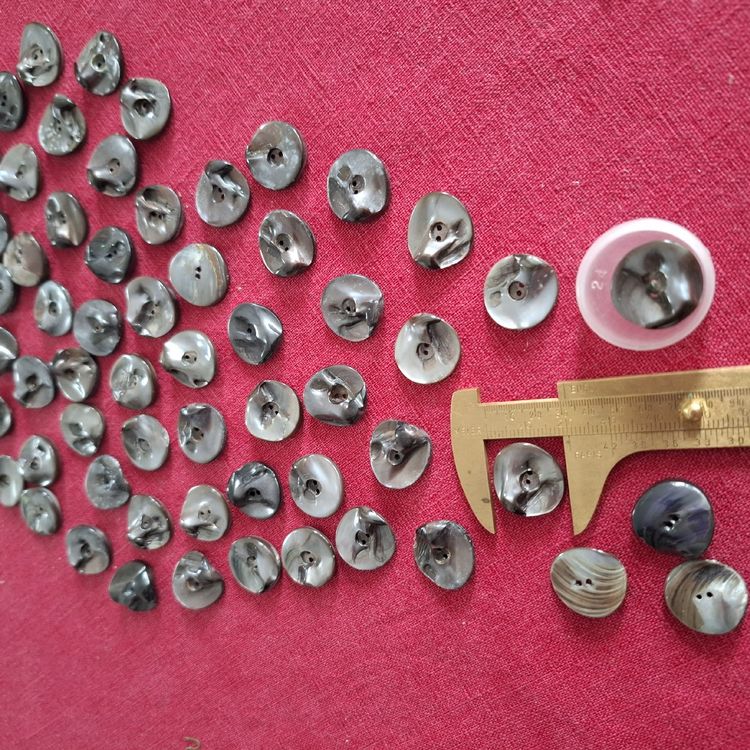 10 Stück Echte Steinnuss Knöpfe Beere Rot 2 Loch In 20mm Oder 22mm 6014 8169