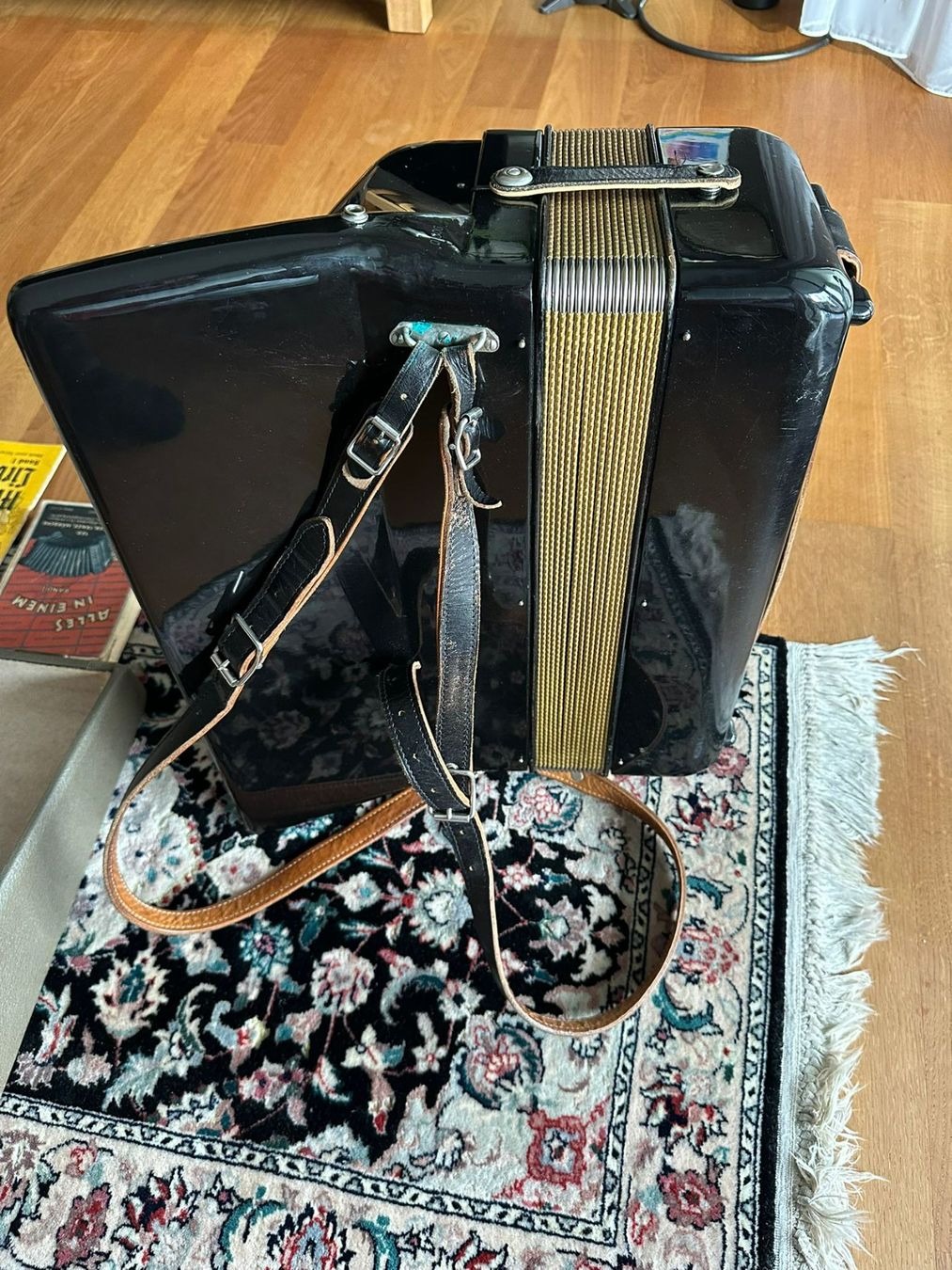 Hohner Strumenti musicali: Hohner Cornelia II Handorgel, Akkordeon – Usato da Burgdorf venduto da Apfel62 4