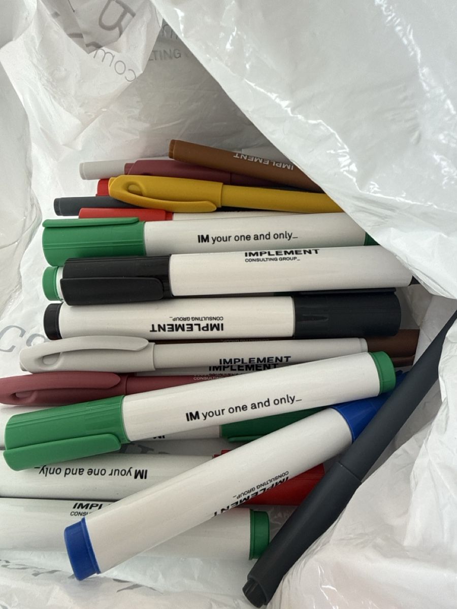 Stifte & Marker: Marker Pens assorted colours set of 10 IMPLEMENT brand – Gebraucht aus Zürich von nad_s27g