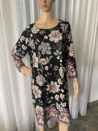 perfekter Auftritt-spezielles Kleid schwarz mit Blumen,44/46