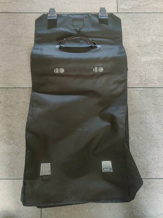 Borse: Borsa vintage militare svizzera robusta e resistente – Usato da Losone venduto da hcm_jvn8 1