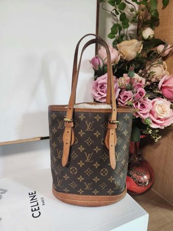 Louis Vuitton Petite Bucket 🤎