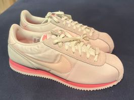 *** NIKE CORTEZ EU 45 ROSE ***