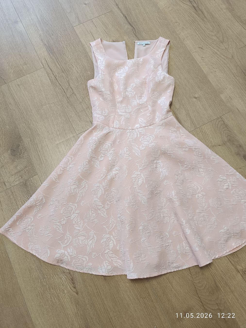 Vestiti: Rosa Kleid mit Blumenmuster – Usato da Ilanz venduto da Secnd_hand