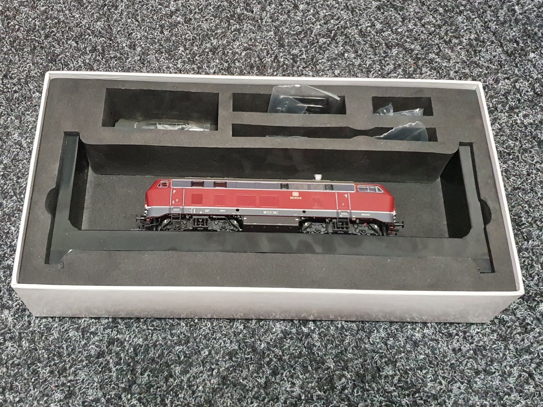Esu Modelleisenbahnen: BR 215, DB, ESU 31020, DC – Gebraucht aus Loveresse von FIFILOULOU 5