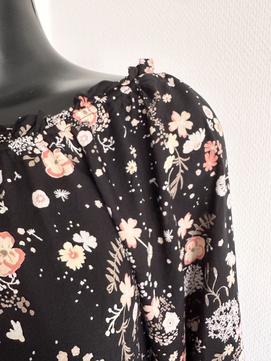 C&A Camicette: Gr 36 Sommer Bluse mit Blumenmuster TOP – Usato da Rickenbach b. Wil venduto da sunneschii_ 3