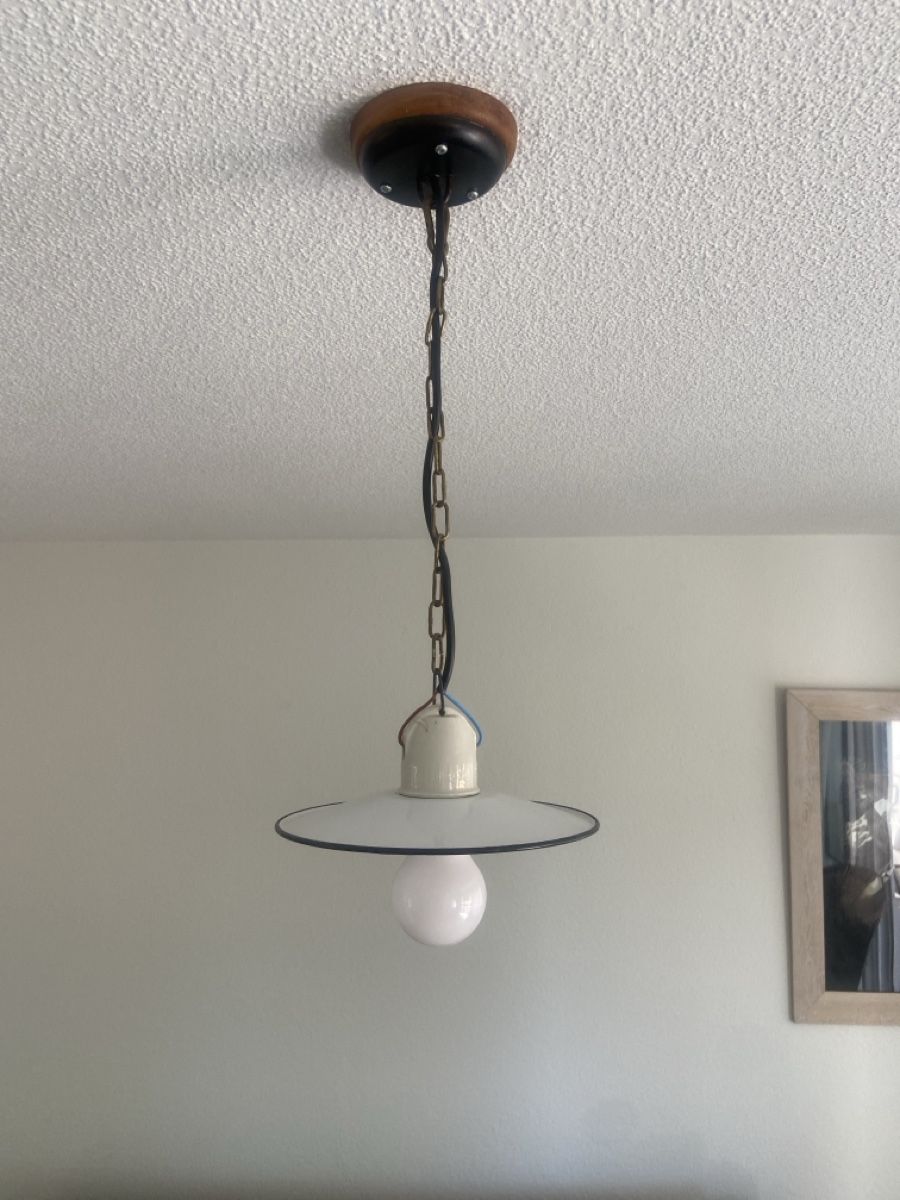 Lustres & lampes de plafonds: Antike Hängelampe Email – D'occasion à Wangen an der Aare par Thedog