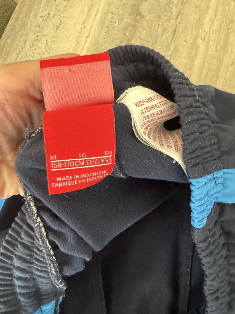 Lots de vêtements: Lot de vêtements  – D'occasion à Thalwil par 0041angel 3