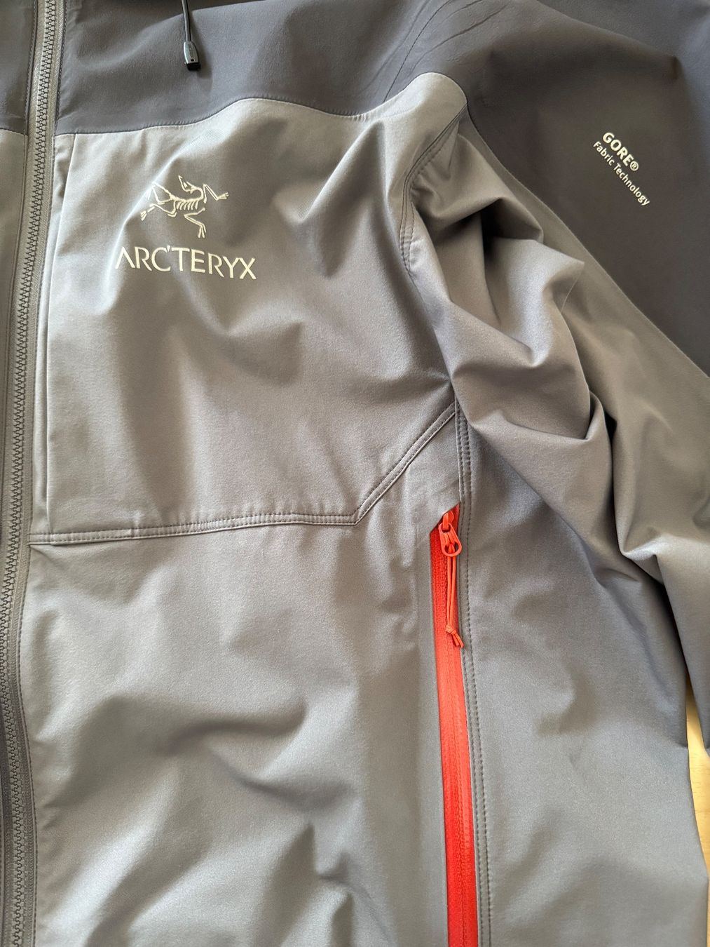 Arcteryx Vestes: Arc’teryx Alpha Comp Hoody – D'occasion à Zürich par cor_y65j 2