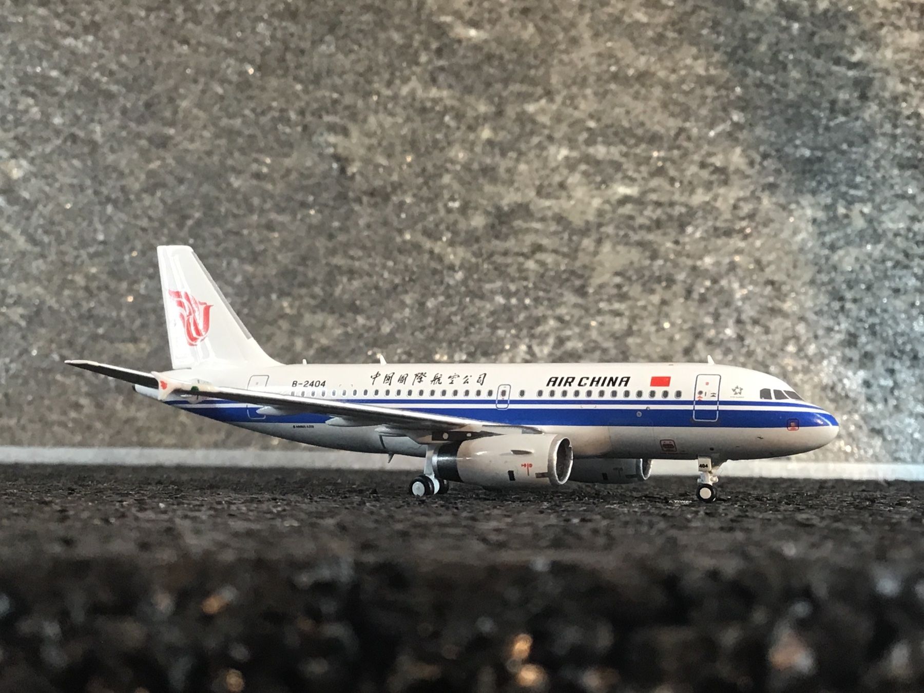 Airbus Kit di modellismo & Modellini statici: AIRBUS A319 AIR CHINA 1:400 – Usato da Männedorf venduto da Spezial-Modelle 1