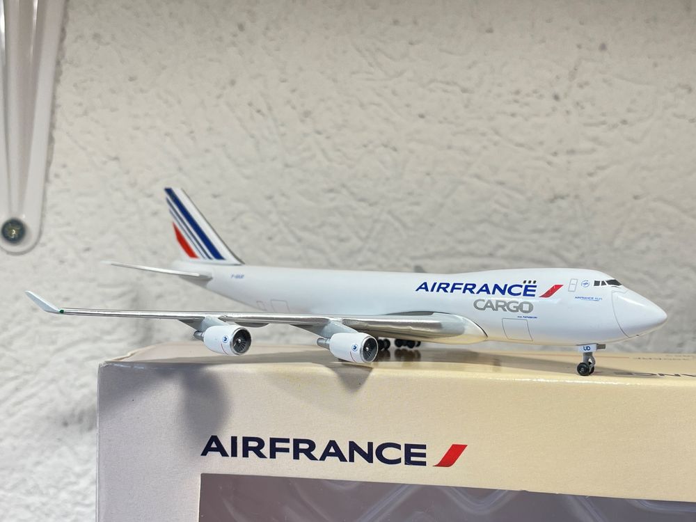 Herpa KLM Cargo Boeing 747-400ERF Modellflugzeug 1:500 - Metall Miniatur Sammlerstück Ohne Standfuß