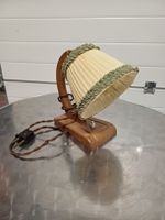 Nachttischlampe Holz mit Stoffschirm . Antik