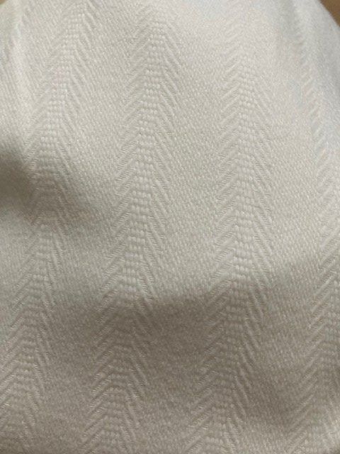 Tessuti: Kleiderstoff Meterware 4 Meter Neu Breit 140cm. Milch-Weiss – Nuovo e nell'imballaggio originale da St. Gallen venduto da xaver66 1