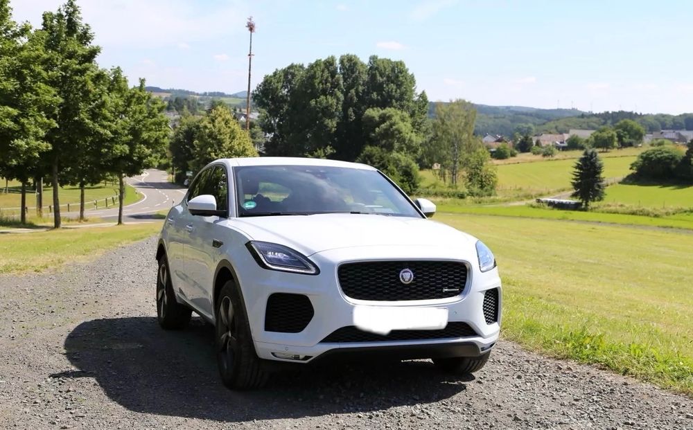 Jaguar E-Pace P300