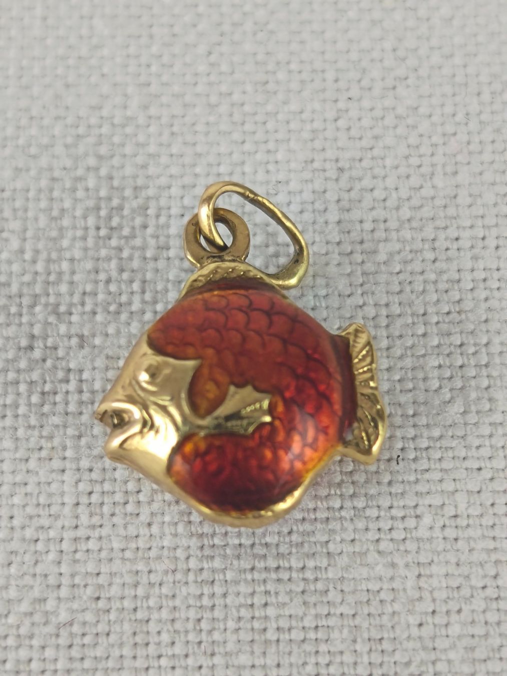 Anhänger: Fisch Anhänger 750 Gold mit roter Emaille – Gebraucht aus Reinach BL von bk_brockireinach 2