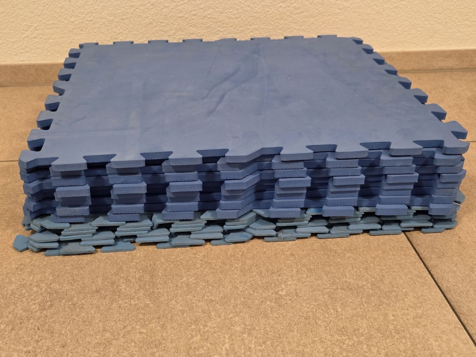 Tappeto da gioco: Schaumstoff Puzzelmatten 50x50cm – Usato da Zürich venduto da goan85 1