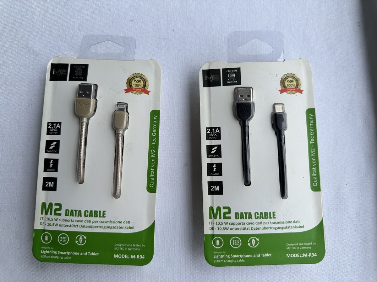 Câbles: M2 DATA CABLE 2m Lightning Smartphone und Tablet neu – Neuf avec emballage d'origine à Biel/Bienne par ara_9vxv