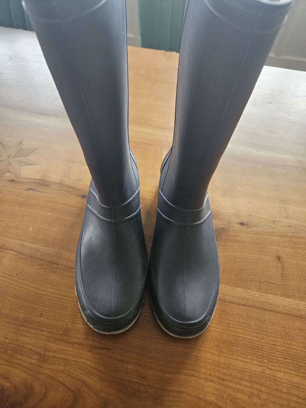 Chaussures hommes: Kinder-Gummistiefel, Spirale, Gr. 36 – D'occasion à Niederweningen par FlowerNZL 1