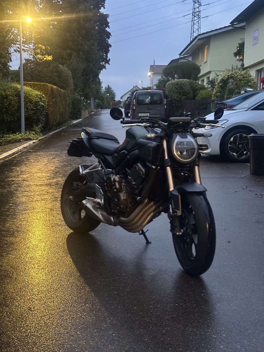 Honda Strasse: Honda CB650R E-Clutch 2025 – Gebraucht aus Hüttikon von luc_75bt