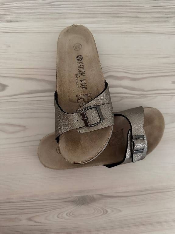 Damenschuhe: Silberne Sandalen / Finken  – Gebraucht aus Frauenfeld von _vivano_ 2