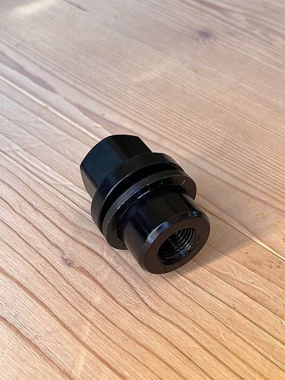 23 Stk NEUE Radmuttern zu Land Rover Defender (Neu und originalverpackt ...