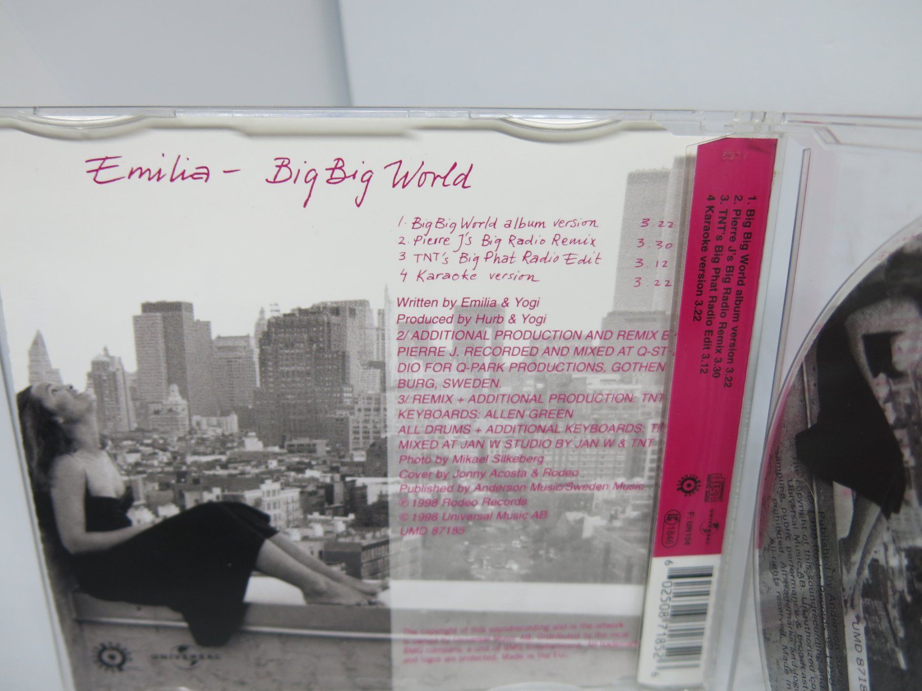 CDs: CD + Single: Emilia - Big Big World – D'occasion à Ernetschwil par luisvonerni 2