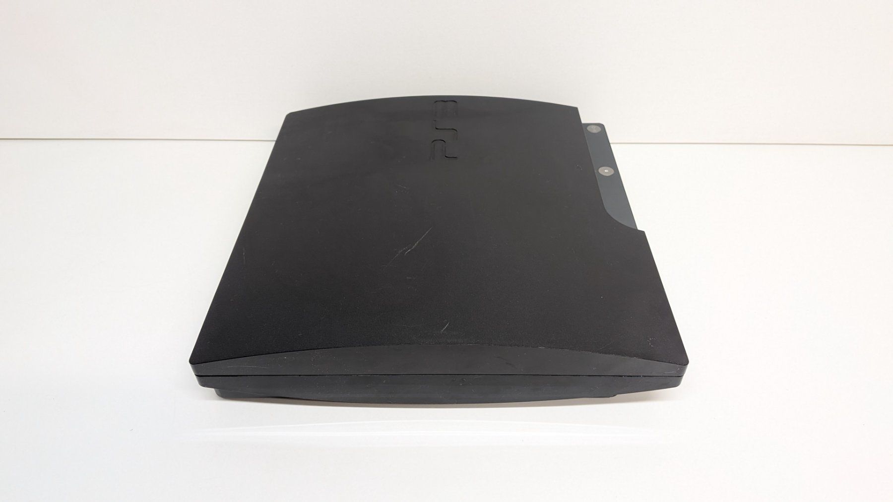 Sony Console: PlayStation 3 Slim mit 2 Controller – Usato da Menziken venduto da mame18 4