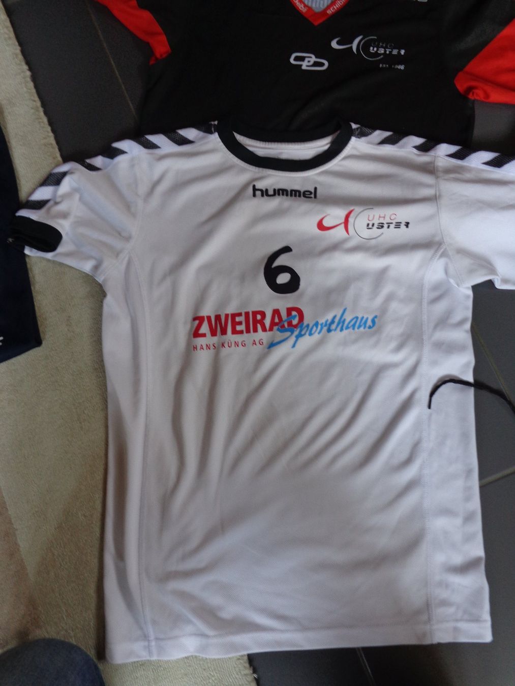 Lotti & Set di vestiti: Unihockeytrainings Kleider – Usato da Greifensee venduto da Toggi11 3