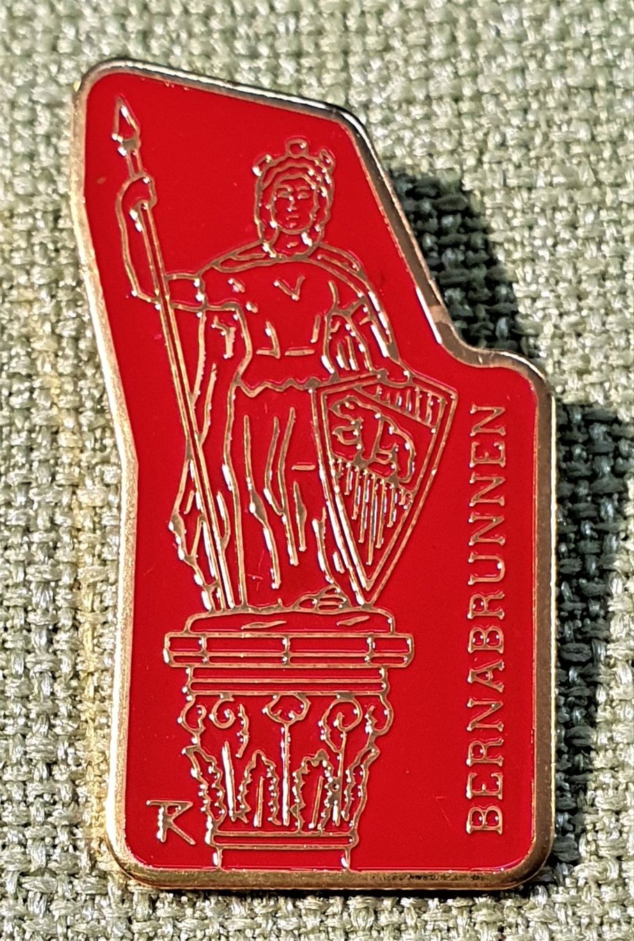 Placchette & Badge: O233 - Pin Bern Bernabrunnen – Usato da Reinach BL venduto da Boston-Verkauf