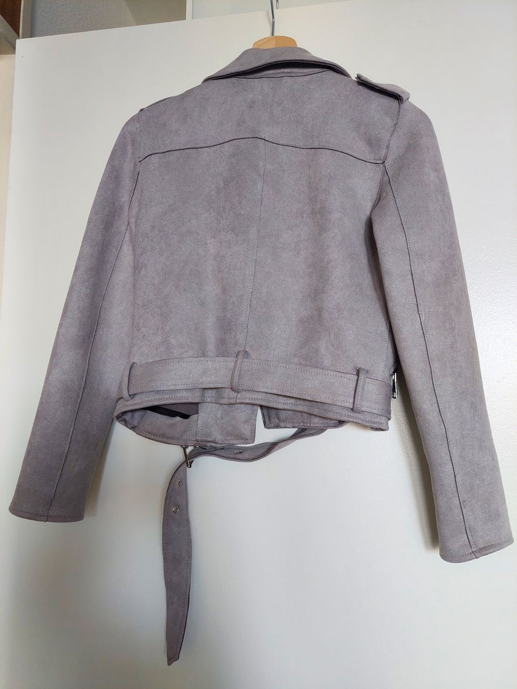 Giacche: HELLGRAUE KURZE JACKE GR. XS – Usato da Münchenstein venduto da Strupfi 3