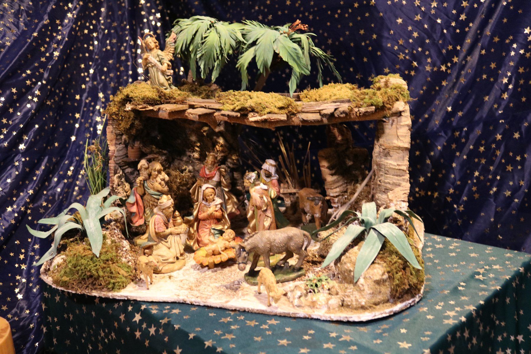 Alle Dekorationen: Weihnachtskrippe mit Figuren – Neu (gemäss Beschreibung) aus Birr von Werner7761 1