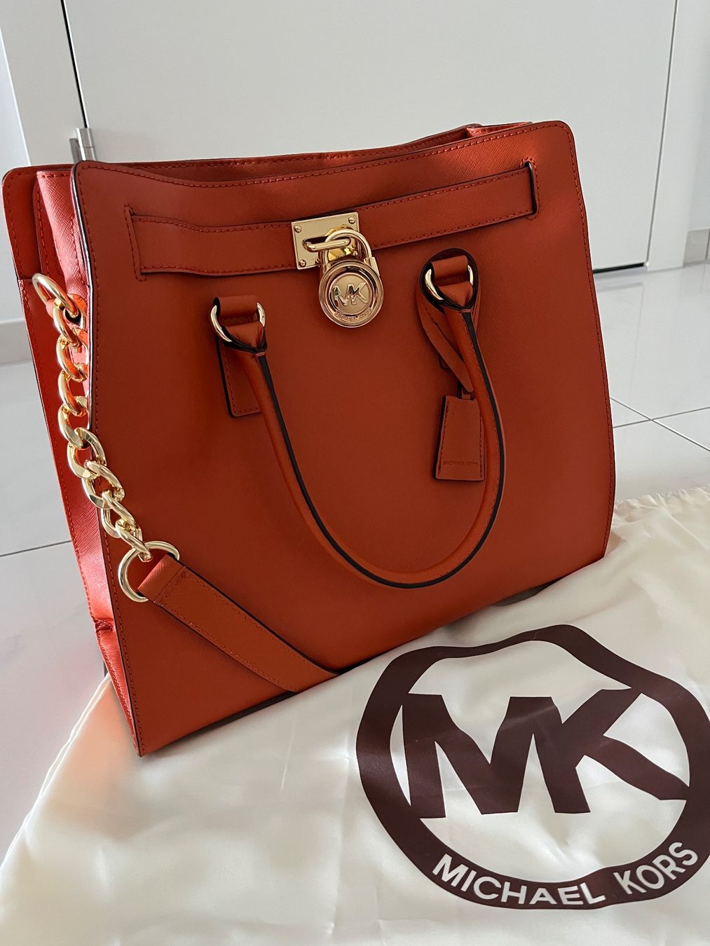 Michael Kors Sacs femmes: Trendy Michael Kors Tasche orange – D'occasion à Schaffhausen par Marlies777
