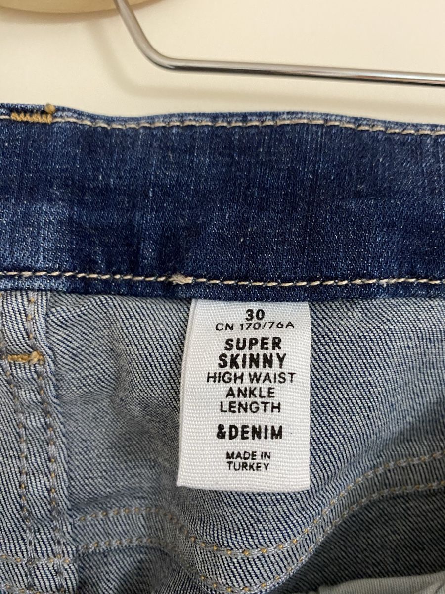 H&M Jeans: Jean H&M – Neu (gemäss Beschreibung) aus Arzier-Le Muids von ma_gd4 2