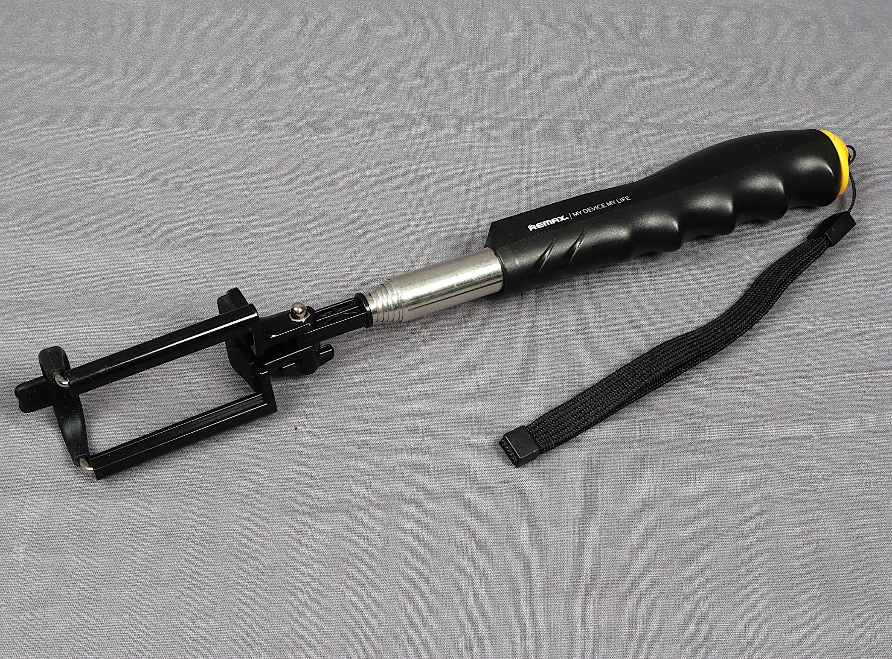 Halterungen: REMAX Selfie Stick Black – Gebraucht aus Steinen von Restwert_Steinen 1
