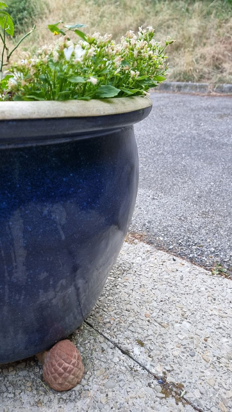 Blumentöpfe: Keramiktopf dunkelblau – Gebraucht aus Twann von MW51 3