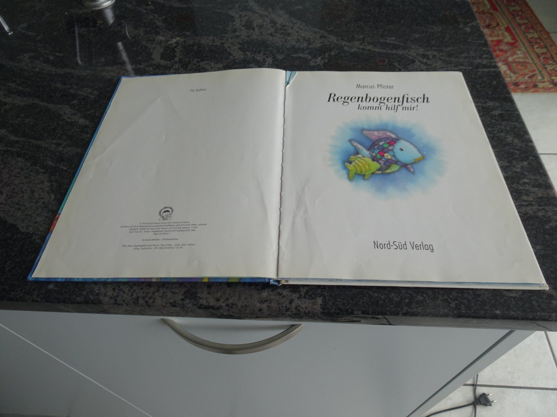 Bücher: Marcus Pfister: Der Regenbogenfisch - Hilf mir mit Glitzer e – Gebraucht aus Zürich von Roulet 2
