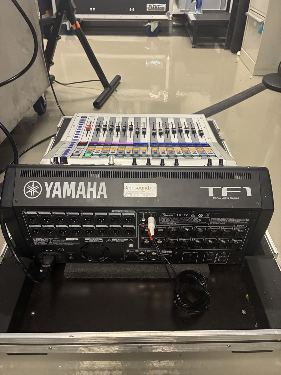 Yamaha Console di mixaggio: Yamaha TF-1 – Usato da Rotkreuz venduto da Dreinle 2