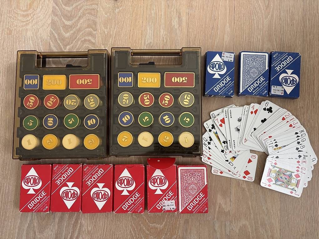Spiele: 2 Pokersets mit Chips und 9 Kartensets – Gebraucht aus Sempach Station von fly_70