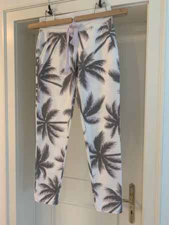 Juvia Jogginghose weiss mit Palmenmuster guter Zustand