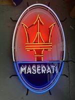 Enseigne lumineuse Maserati néon
