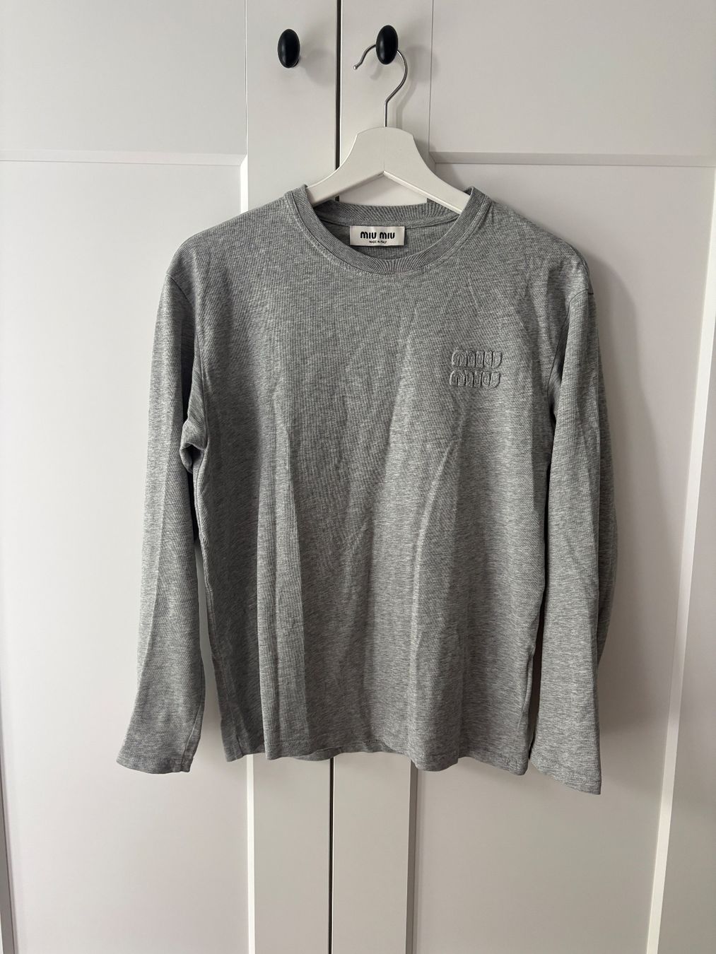 Miu Miu Tops: Miu Miu longsleeve - cotton, grey – Gebraucht aus Nyon von My_wardrobe
