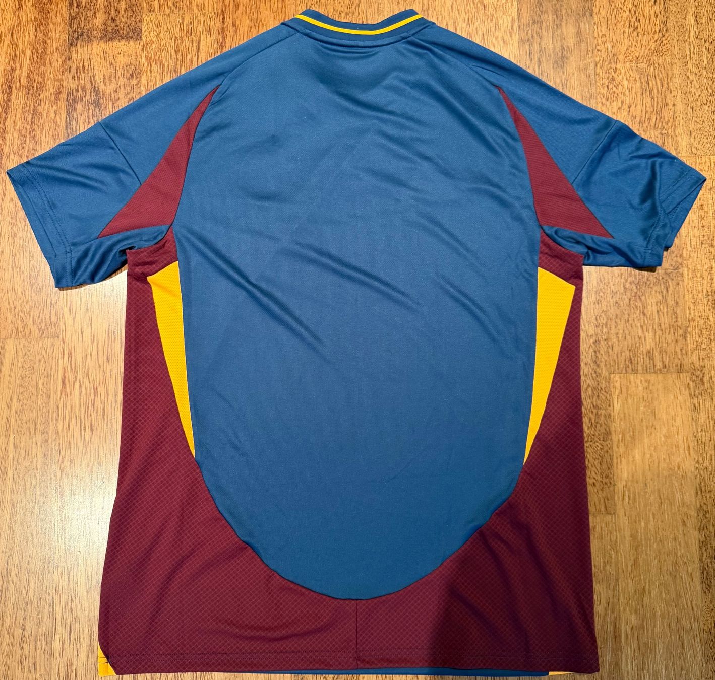 Adidas Canottiere & Pantaloni: AS Roma third Shirt - Saison 2024/25 – Nuovo (secondo la descrizione) da Hermetschwil-Staffeln venduto da Beat131 1