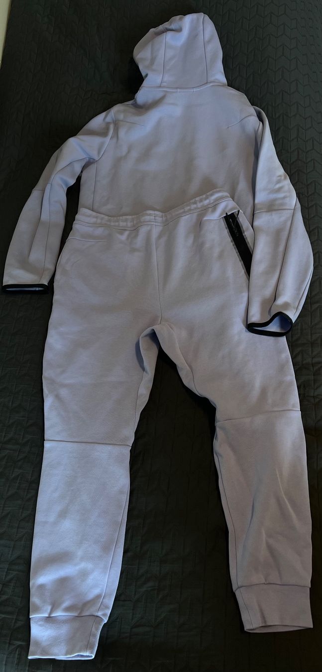 Nike Tute: Nike techfleece – Usato da Lausanne venduto da shabnam.t 1