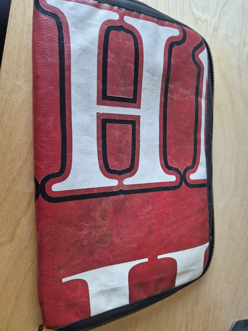 Freitag Borse: Freitag Tasche Notebook Rot Weiss Grosses Logo – Nuovo (secondo la descrizione) da Busswil BE venduto da Thomthom1 3