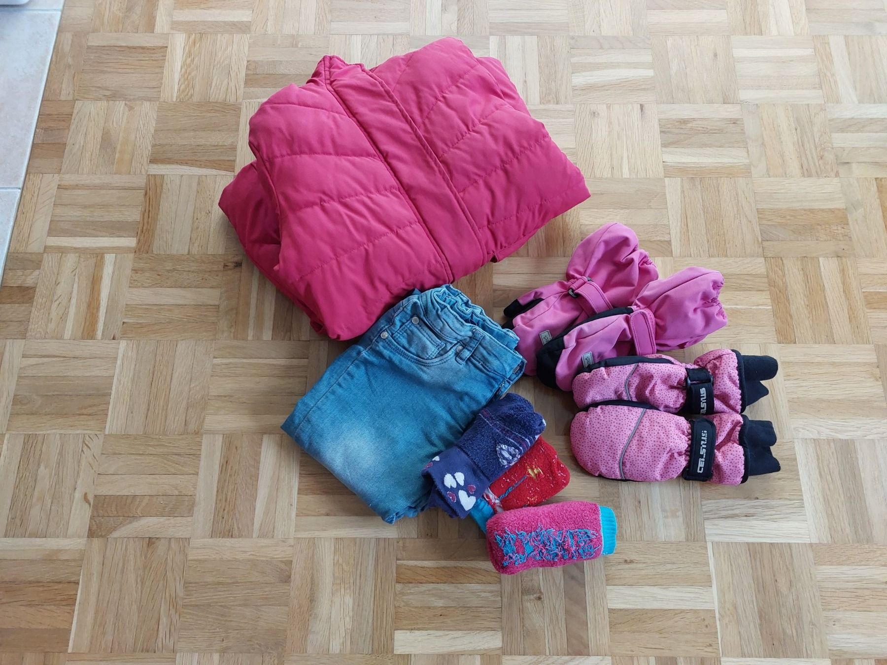 Ensembles coordonnés: Mädchen Winterpaket Gr. 128 – D'occasion à Trübbach par Faballa